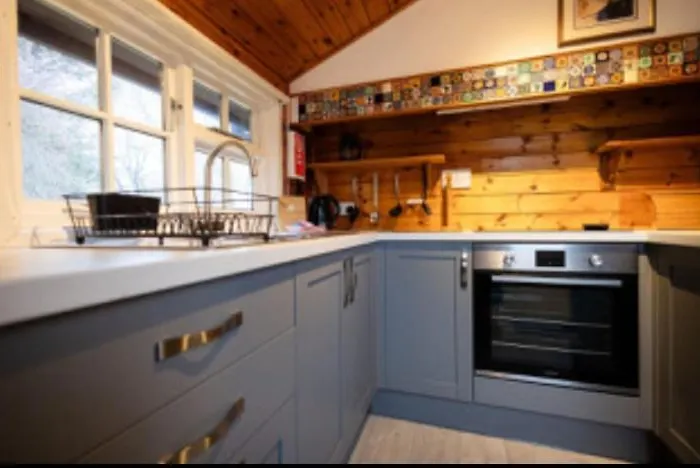 345 Ida\'S Cabin